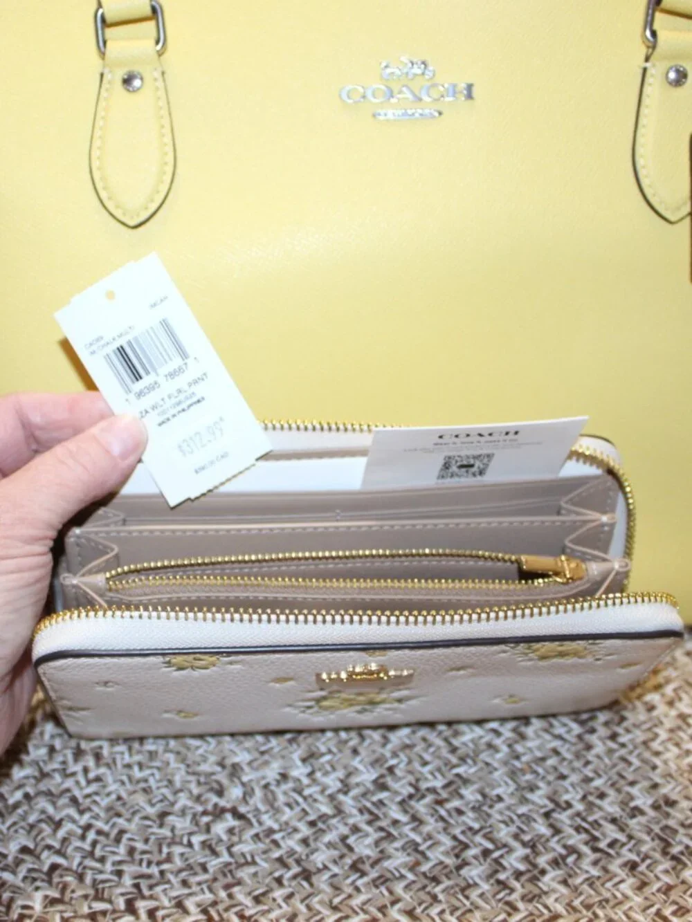 NWT COACH TOTE/PURSE, CONTINENTAL WALLET/COIN PURSE KEY FOB/ WALLET/SCARF SET! - Picture 7 of 16